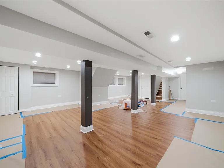 8326 S Luella Ave — Photo 29