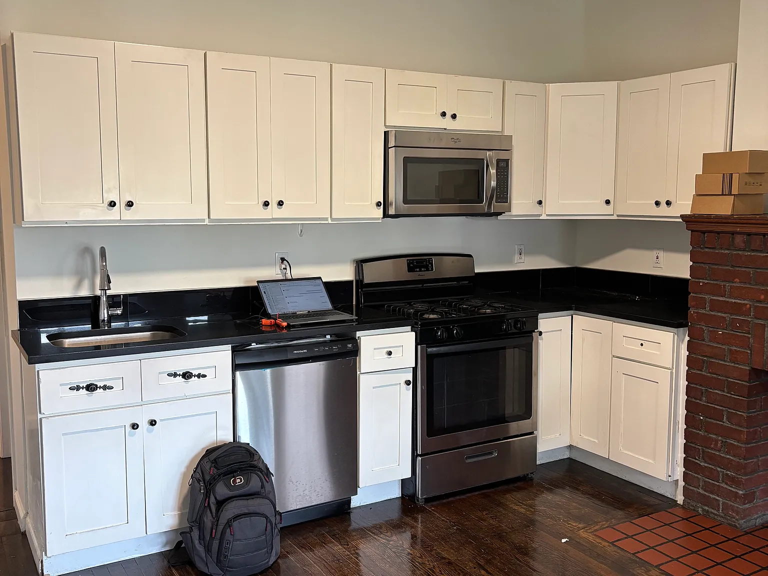 5 bed, 1500 sqft, $2,400 — Photo 1