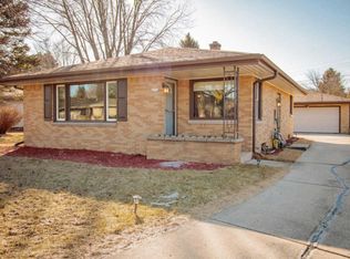 4711 W Fountain Ave, Brown Deer, WI 53223