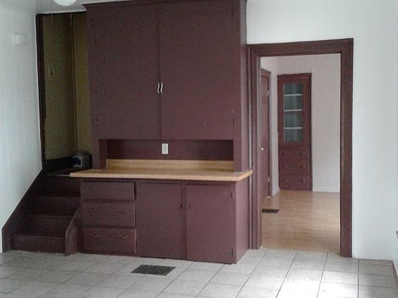 5th image of 347 Parkdale Ave