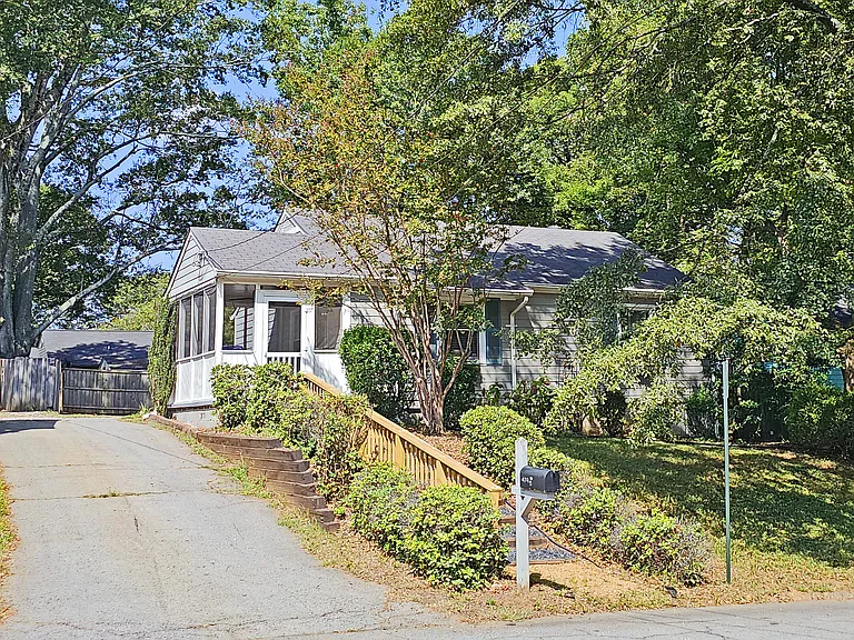 479 Stovall St SE — Photo 1