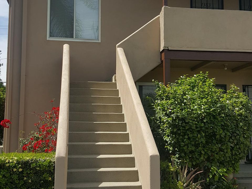 1st image of 1383 N Altadena Dr