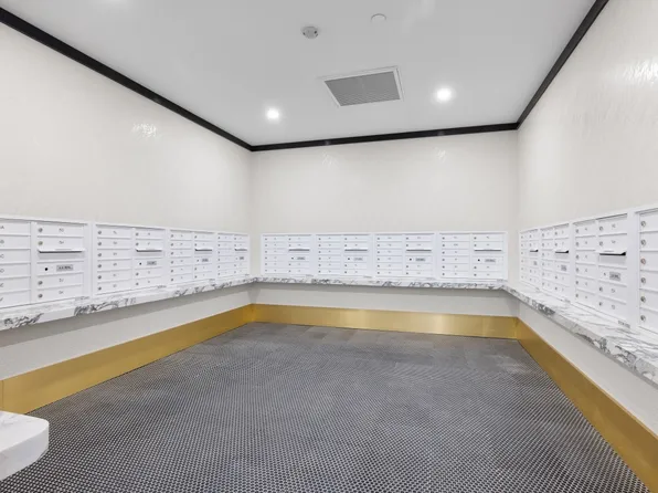 159 Boerum Street image 19 of 24