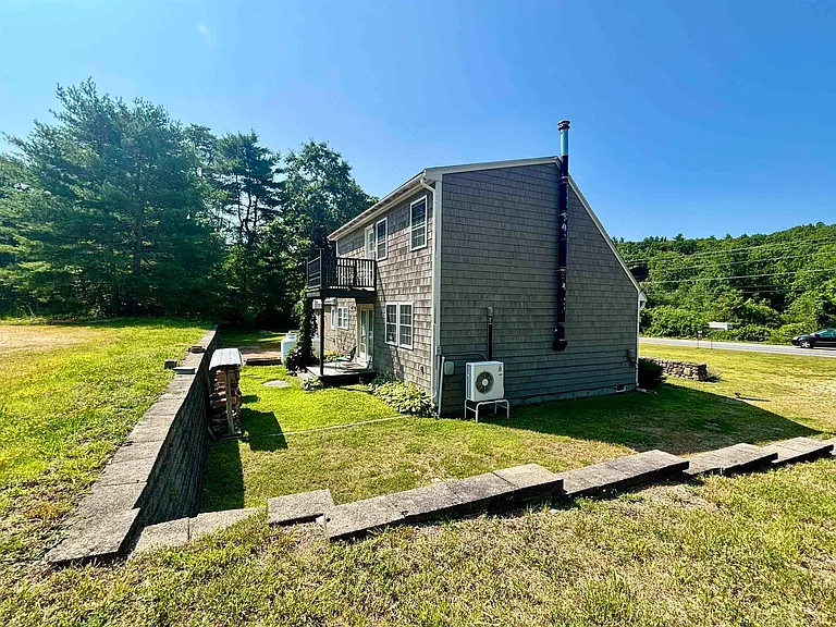 353 Forest Rd — Photo 4