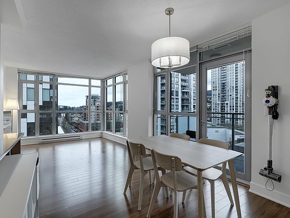 2nd image of 3008 Glen Dr #1002