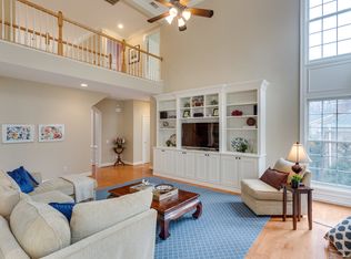 3218 Navy Dr, Herndon, VA 20171