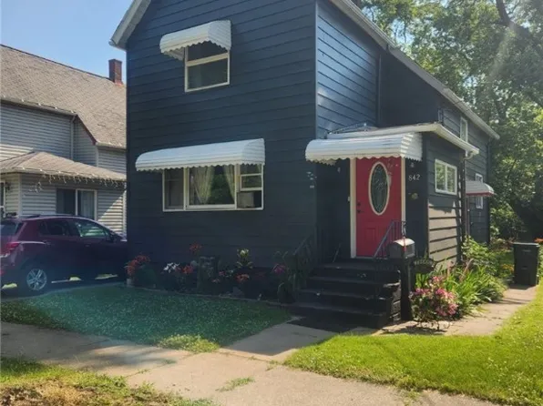 842 Day St, Conneaut, OH 44030