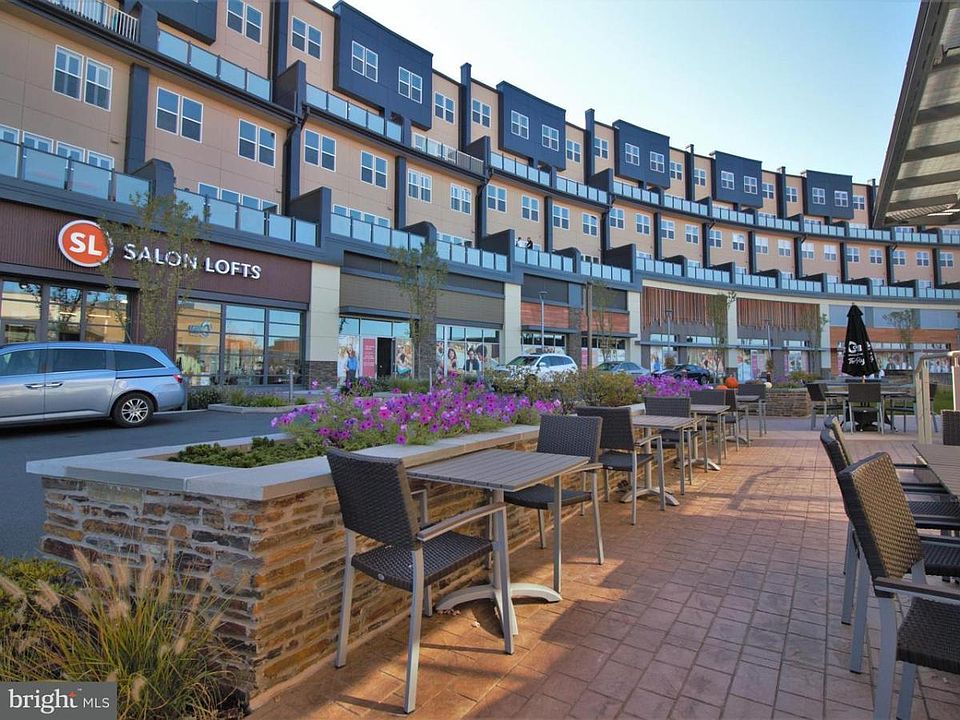 Cascades Town Center