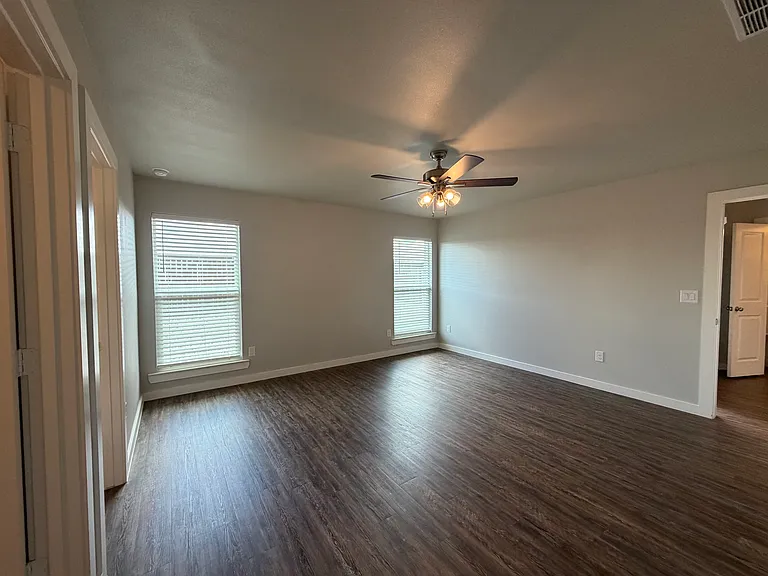 2911 Abbeville Ave — Photo 22