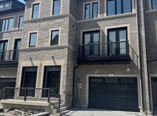260 Eagle St #12, Newmarket, ON L3Y 1K1