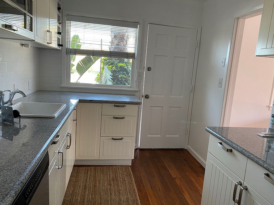 1st image of 6678 La Jolla Blvd
