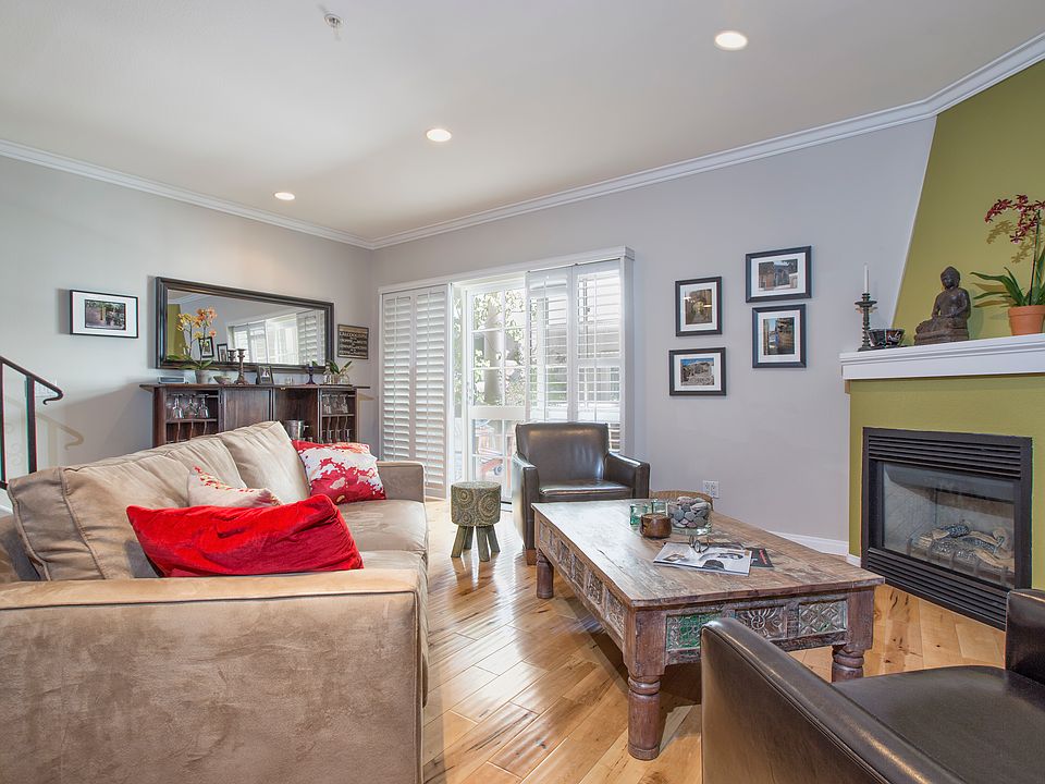 1st image of 851 N San Vicente Blvd APT 131