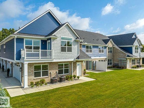 3rd image of 32968 Antrim Dr