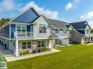 32956 Antrim Dr, Chesterfield, MI 48047