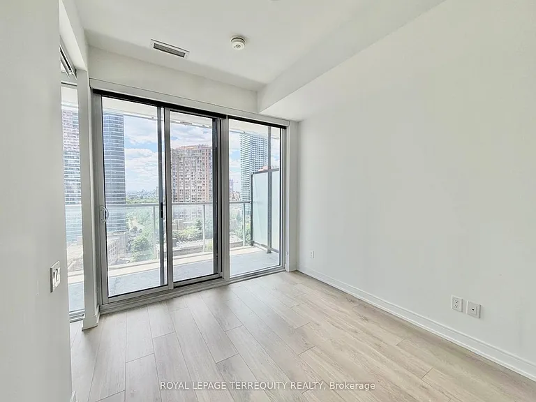 3 Gloucester St #1611 — Photo 12