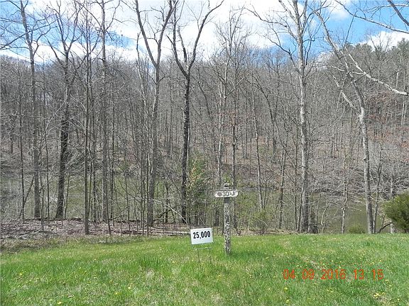 2nd image of 165 Pine Lake Cir