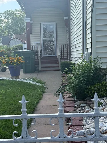 85 Jefferson Ave #SIDE Photo 1