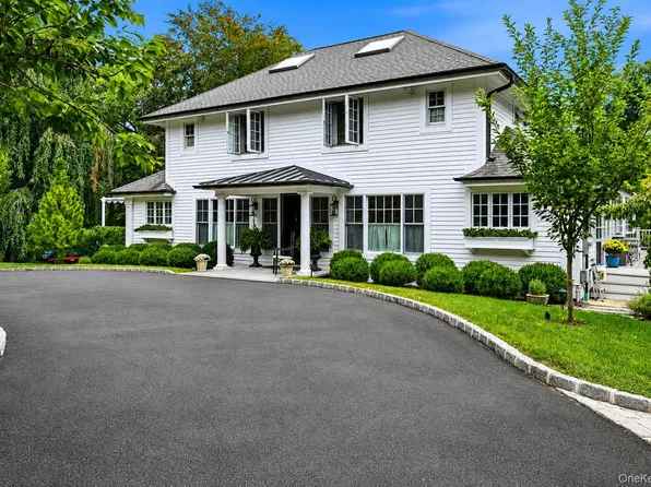 34 Locust Lane, Huntington Bay, NY 11743