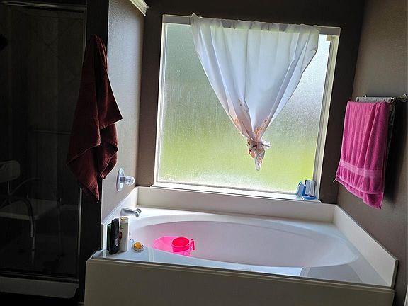 5th image of 2414 Hidden Park Ct