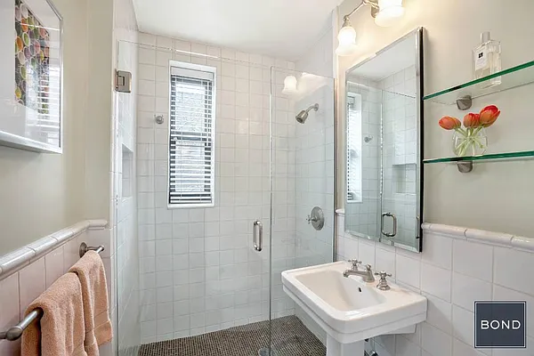 Sold by Bond New York | media 6