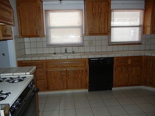 5th image of 1403 W Avenue H13