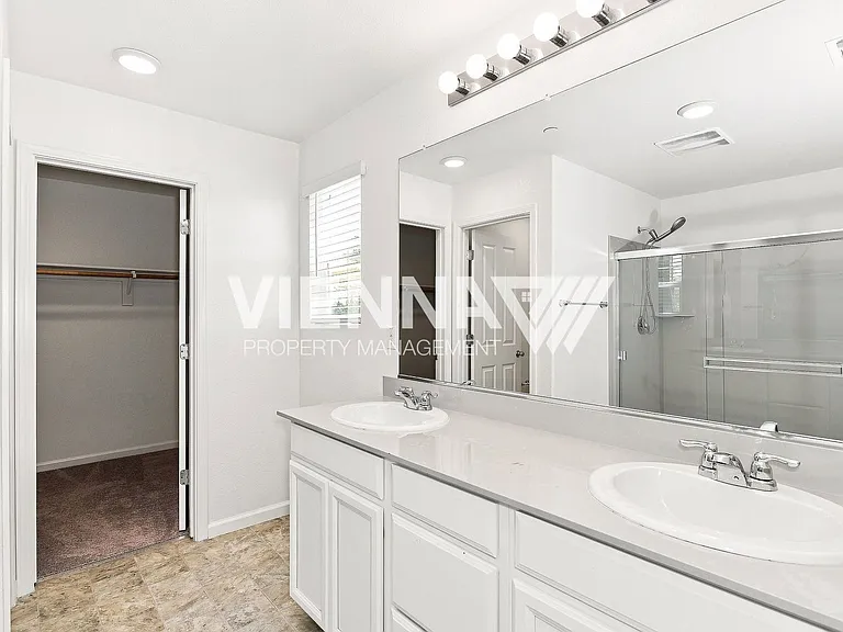 3033 Welton Cir — Photo 13