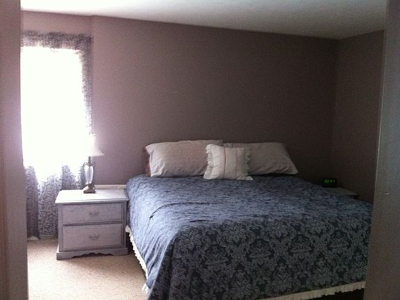 5th image of 5526 Summit Oval Unit B