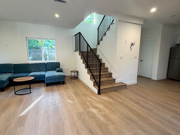 2nd image of 5811 Tampa Ave