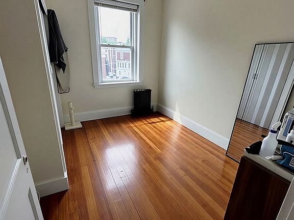 3rd image of 1725 Commonwealth Ave #1B