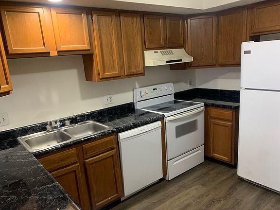 3rd image of 5271 S Oakwood Dr #5271