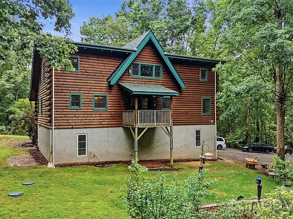5th image of 532 Mountain Oak Ln