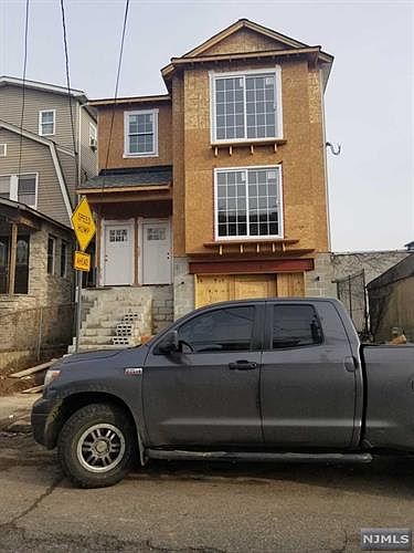 2nd image of 200-202 Hobson St