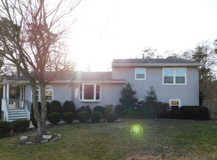 13 Cordova Dr, Absecon, NJ 08201