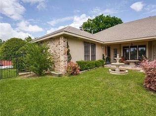8704 Lacrosse Dr, Dallas, TX 75231