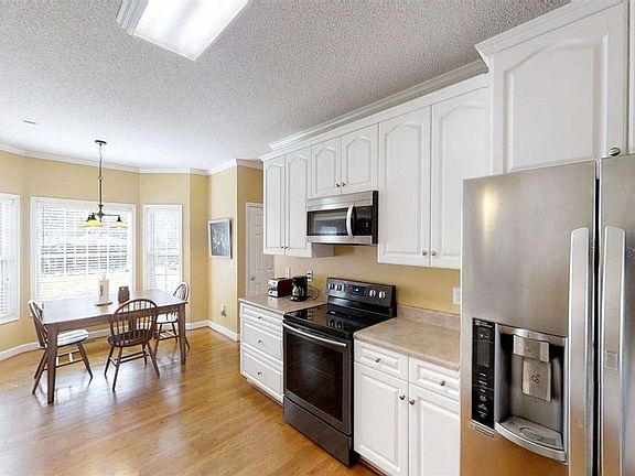 5th image of 101 Kingsbury Way