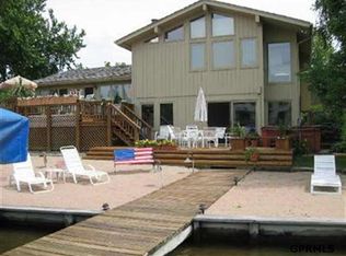 81 Peppermill Point, Valley, NE 68064