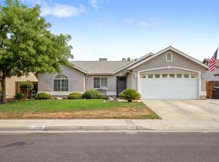1096 Yellowstone Dr, Hanford, CA 93230