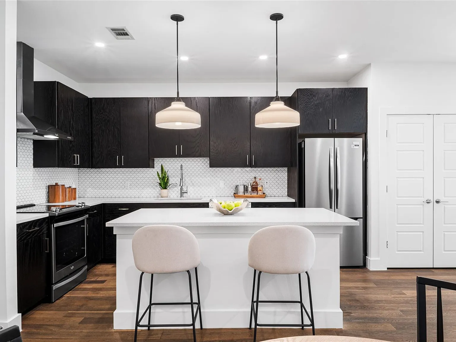 1 bed, 1.0 bath, 1022 sqft, $2,550 — Photo 4
