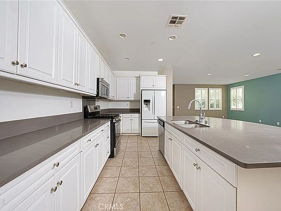4th image of 3043 E Via Corvina