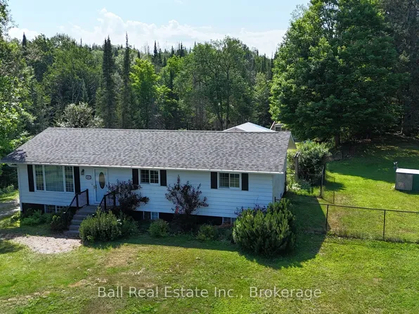 5472 Loop Rd, Highlands East, ON K0L 2A0