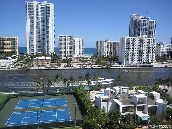 5th image of 800 Parkview Dr APT 224