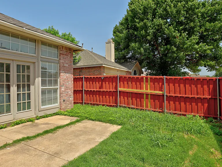 1821 Chattham Ct — Photo 25
