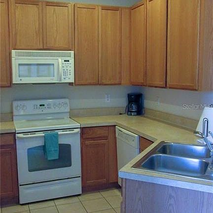 4th image of 2641 Old Kent Cir