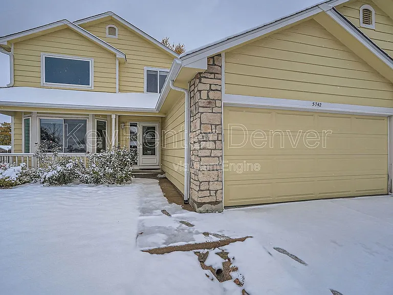 5742 W 114th Pl — Photo 3