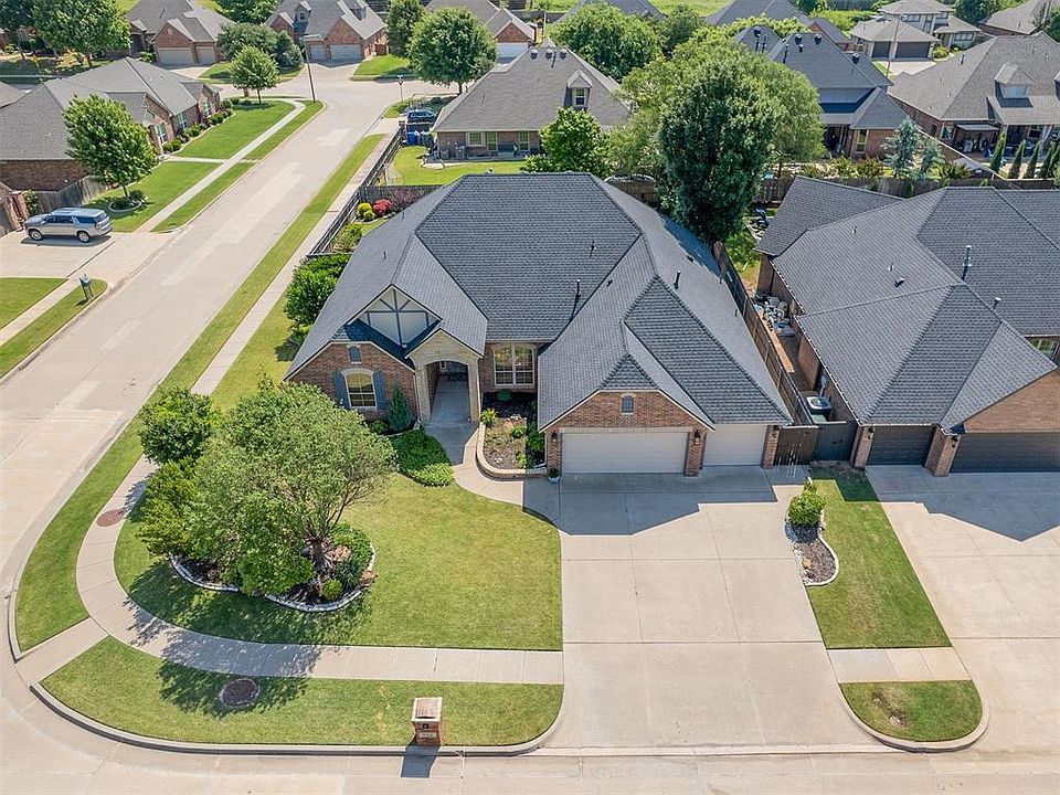 1st image of 713 Waterwood Dr