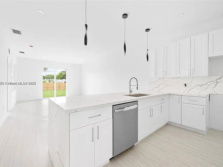 10745 SW 217th St — Photo 12