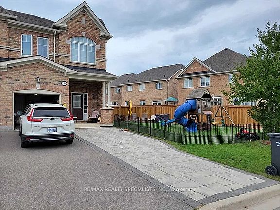 2nd image of 90 Tundra Rd