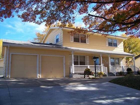 1st image of 620 N Woodlawn Blvd