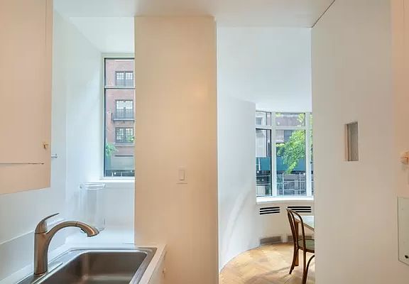 5th image of 24 W 55th St APT 2C