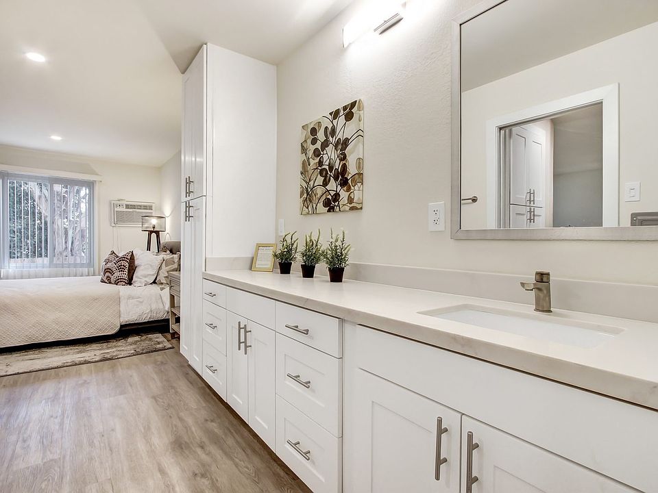 Woodcliff Apartments 3201 Overland Ave Los Angeles CA Zillow